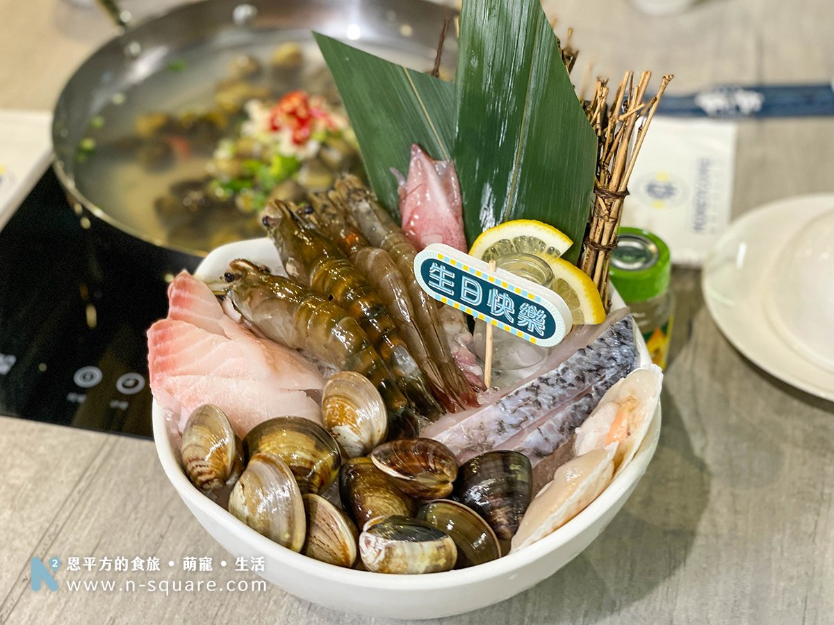 超值七鮮有扇貝、鮮甜白蝦、急凍泰國蝦、9分文蛤、澎湖小卷、鱸魚、鯛魚。